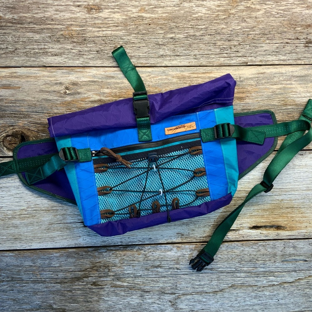 Roll top fanny pack